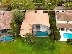 2943 Oakbrook Dr, Weston FL 33332