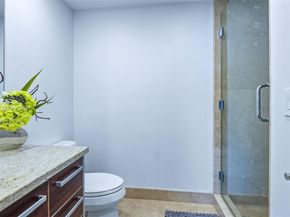 185 SW 7th St 2911, Miami FL 33130