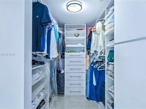 185 SW 7th St 2911, Miami FL 33130