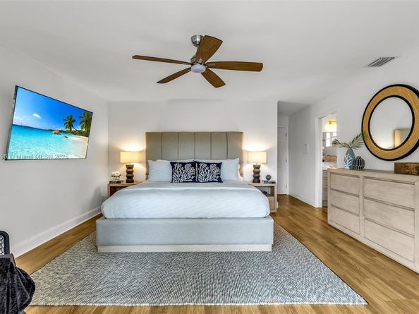 2004 NE 17th Way, Fort Lauderdale FL 33305