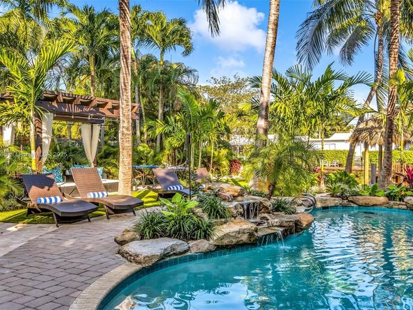 2004 NE 17th Way, Fort Lauderdale FL 33305