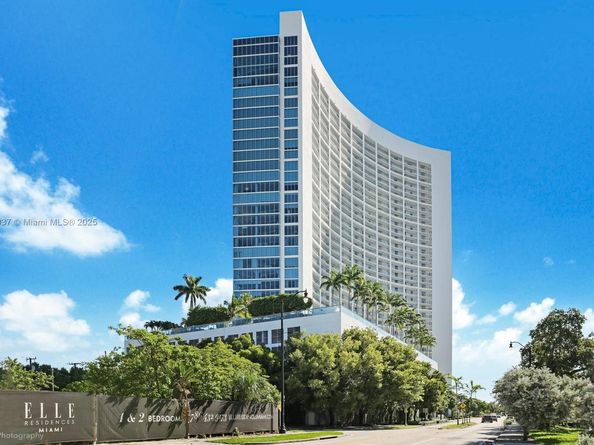 601 NE 36th St 1909, Miami FL 33137