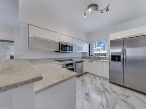 601 NE 36th St 1909, Miami FL 33137
