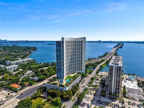 601 NE 36th St 1909, Miami FL 33137