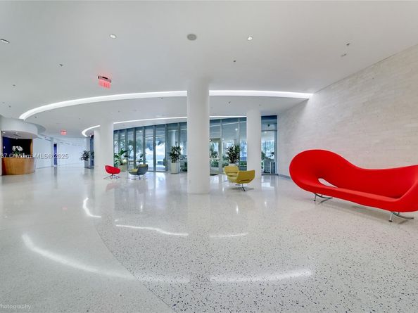 601 NE 36th St 1909, Miami FL 33137