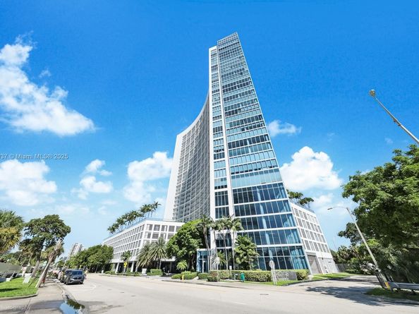 601 NE 36th St 1909, Miami FL 33137