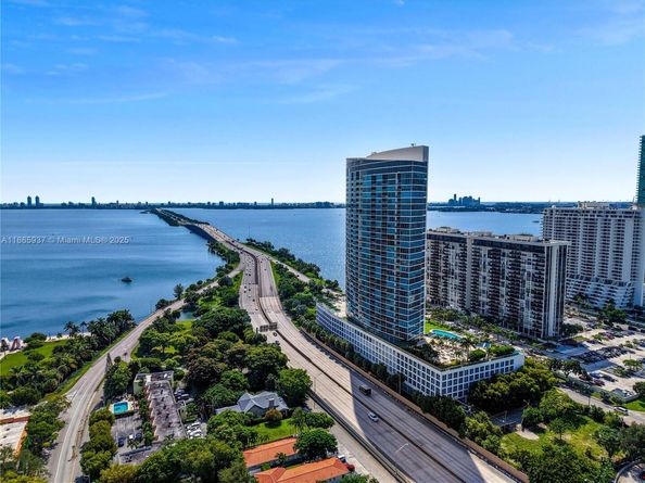 601 NE 36th St 1909, Miami FL 33137