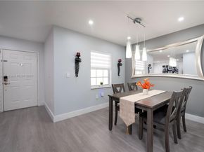 15863 SW 71st St, Miami FL 33193