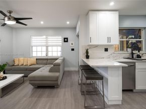 15863 SW 71st St, Miami FL 33193