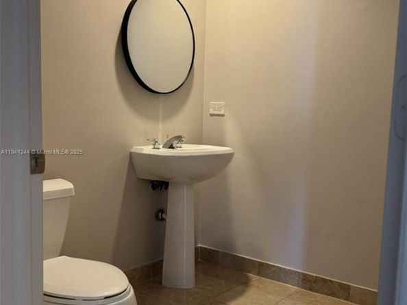 801 Brickell Key Blvd 2705, Miami FL 33131