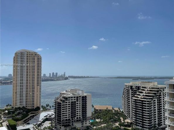 801 Brickell Key Blvd 2705, Miami FL 33131