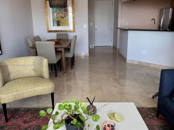 801 Brickell Key Blvd 2705, Miami FL 33131