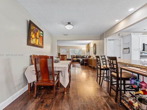 3321 NW 64th St, Fort Lauderdale FL 33309