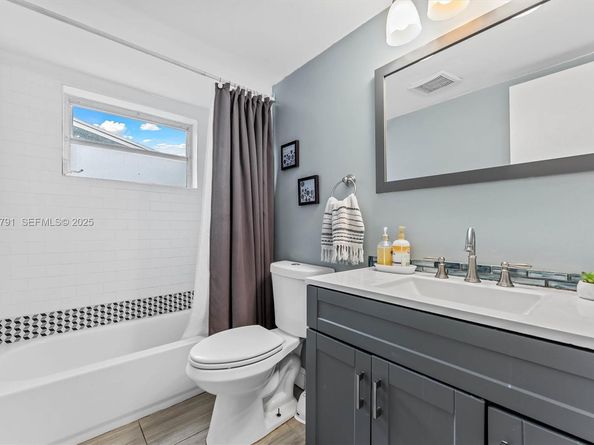 3321 NW 64th St, Fort Lauderdale FL 33309