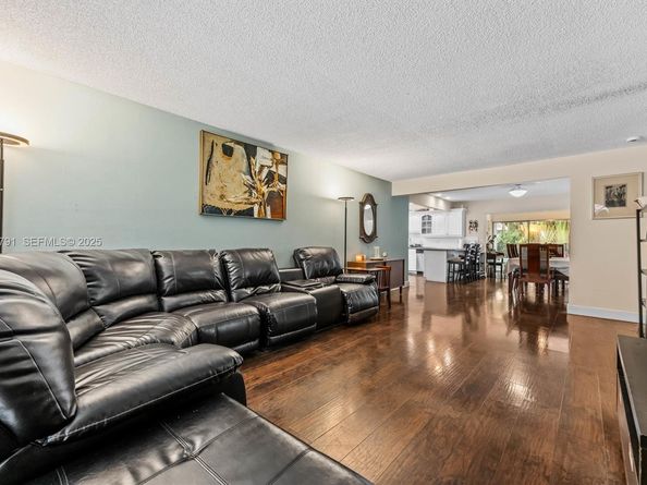 3321 NW 64th St, Fort Lauderdale FL 33309