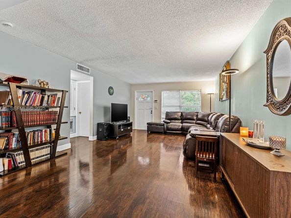 3321 NW 64th St, Fort Lauderdale FL 33309