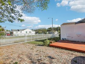 6402 NW 8th Ave, Miami FL 33150