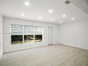 770 NW 38th St, Oakland Park FL 33309
