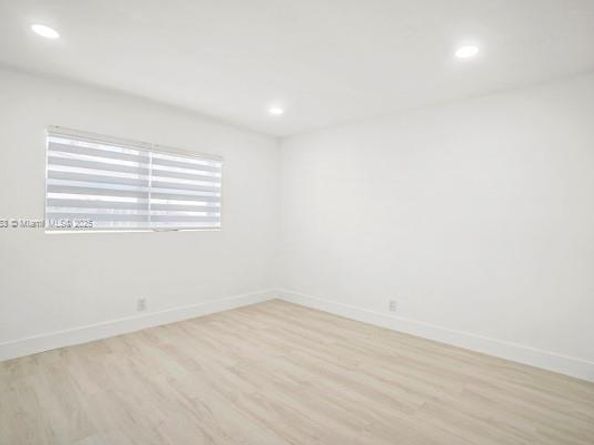 770 NW 38th St, Oakland Park FL 33309
