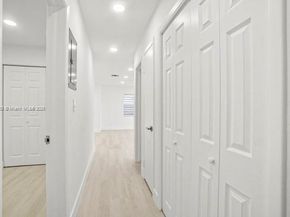 770 NW 38th St, Oakland Park FL 33309