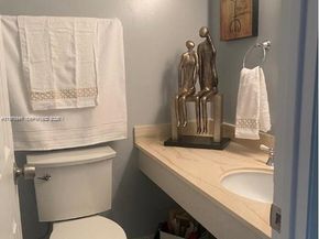 1985 S Ocean Dr 2B, Hallandale Beach FL 33009