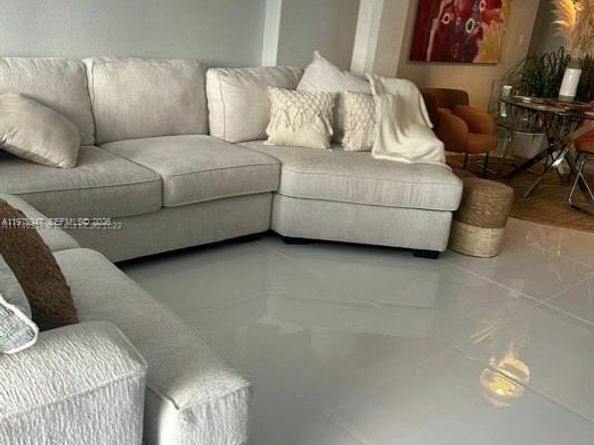 1985 S Ocean Dr 2B, Hallandale Beach FL 33009