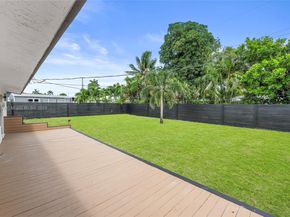 949 SE 5th St, Deerfield Beach FL 33441