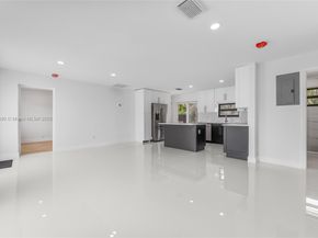 949 SE 5th St, Deerfield Beach FL 33441
