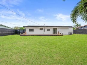 949 SE 5th St, Deerfield Beach FL 33441