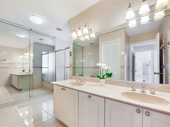 8345 SW 168th Ter, Palmetto Bay FL 33157