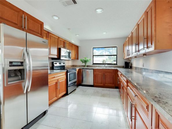 8345 SW 168th Ter, Palmetto Bay FL 33157