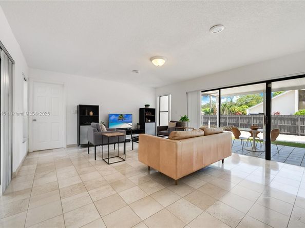 8345 SW 168th Ter, Palmetto Bay FL 33157