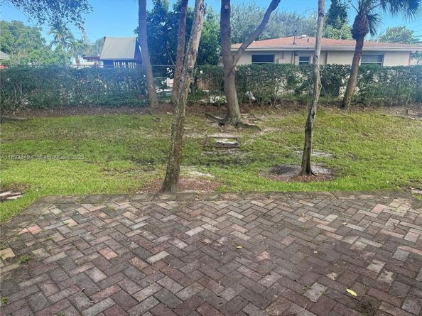 2904 NW 33rd Ter, Lauderdale Lakes FL 33311