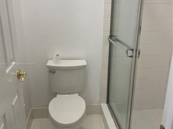 2904 NW 33rd Ter, Lauderdale Lakes FL 33311