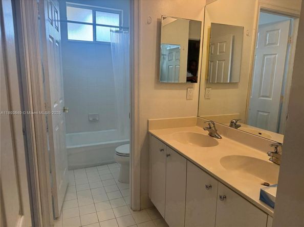 2904 NW 33rd Ter, Lauderdale Lakes FL 33311
