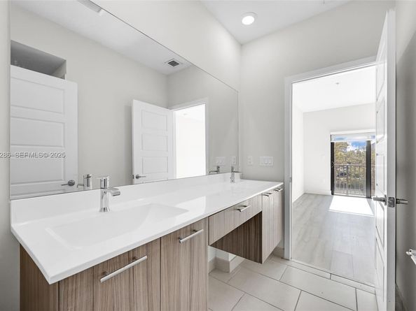 8301 NW 41st St B102, Doral FL 33166