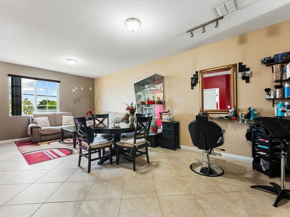 131 NW 2nd Avenue 3, Hallandale Beach FL 33009
