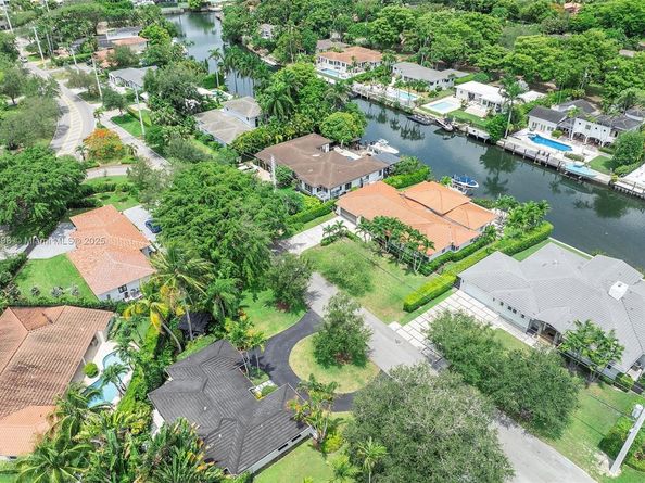 700 Vilabella Ave, Coral Gables FL 33146