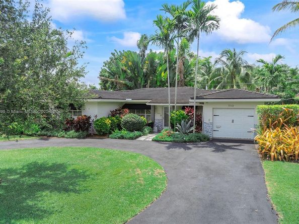 700 Vilabella Ave, Coral Gables FL 33146