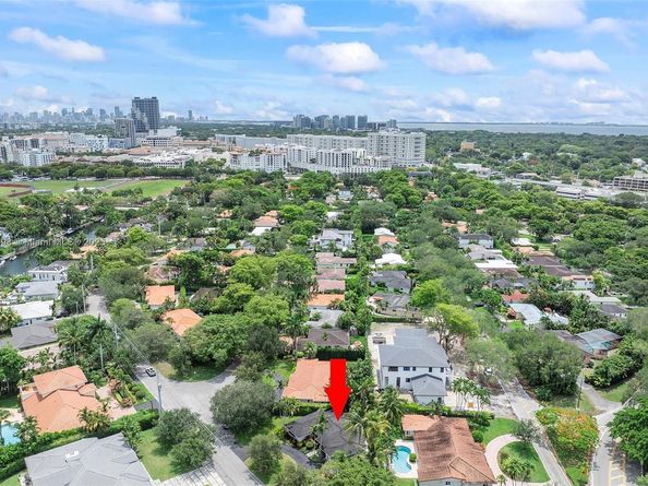 700 Vilabella Ave, Coral Gables FL 33146
