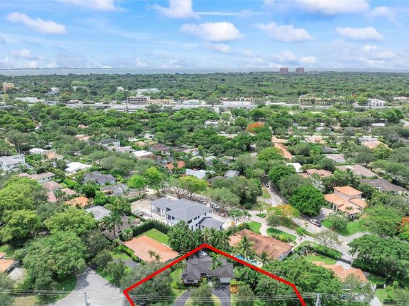 700 Vilabella Ave, Coral Gables FL 33146