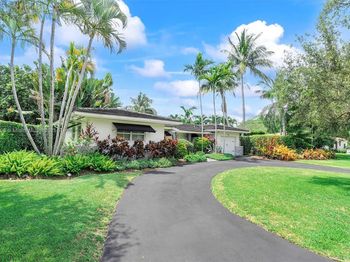 700 Vilabella Ave