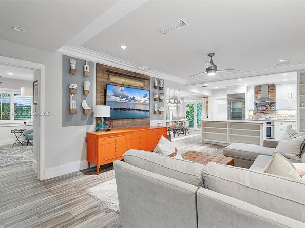 700 Vilabella Ave, Coral Gables FL 33146
