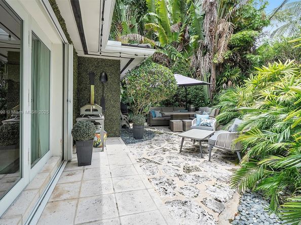 700 Vilabella Ave, Coral Gables FL 33146