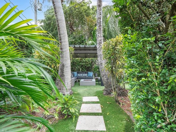 700 Vilabella Ave, Coral Gables FL 33146