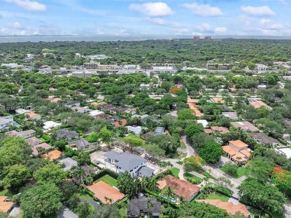 700 Vilabella Ave, Coral Gables FL 33146
