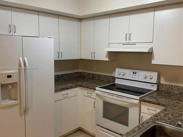 4828 N State Road 7 8107, Coconut Creek FL 33073