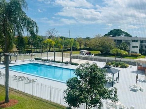1101 Hillcrest Ct 306, Hollywood FL 33021