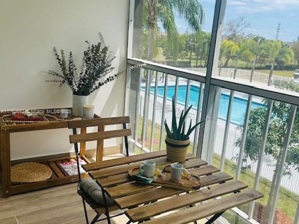 1101 Hillcrest Ct 306, Hollywood FL 33021