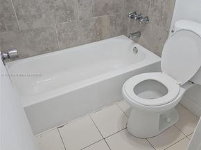 18900 NE 3rd Ct 516, Miami FL 33179